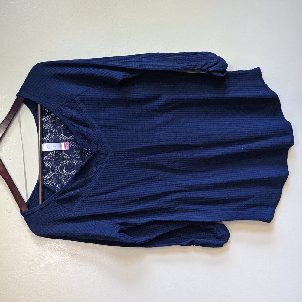 Navy 3/4 Sleeve Top With Lace Detail Waffle Pattern size XXL